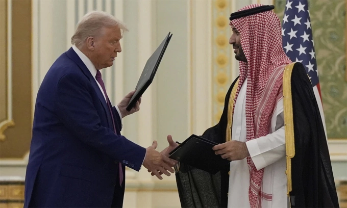 U.S. and Saudi Arabia Sign Record $142 Billion Weapons Deal During Trump Visit