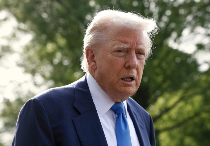 Trump Demands Free Passage for U.S. Ships Through Panama and Suez Canals