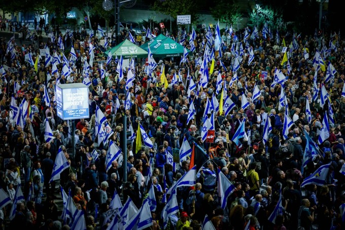 Israelis protest against the Prime Minister's dismissal of the Defense Minister